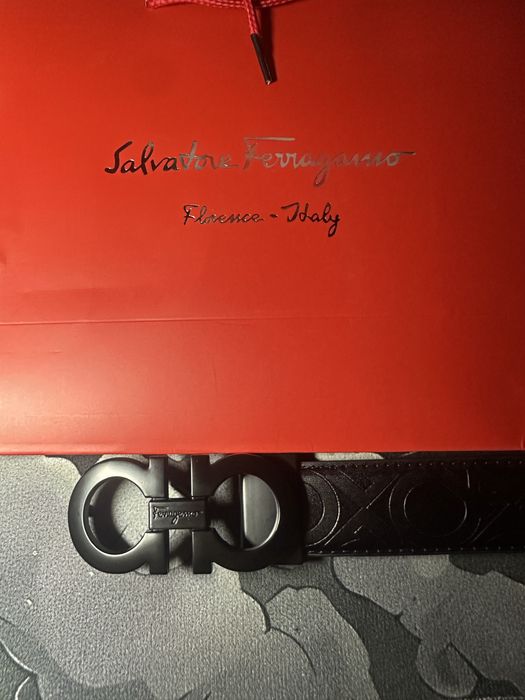 Curea ferragamo neagra
