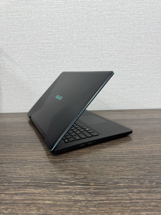 8-Ядерный Игровой Asus X570 Gaming intel Core i5 GTX 4-Гб 15.6 iPS!