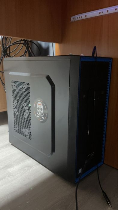 Vand Pc Gaming  + Monitor ASUS