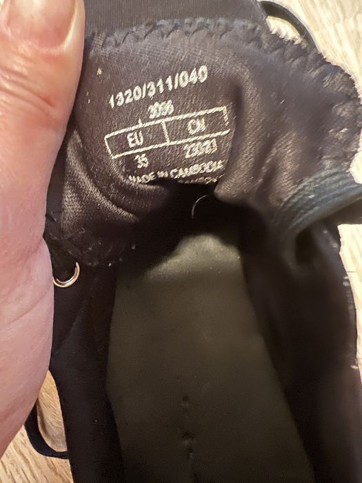 Кроссовки женские 35 размер