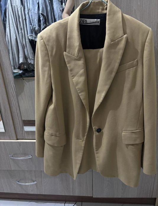 Костюм и брюки Zara
