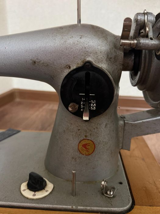 Продам ручную швейную машинку