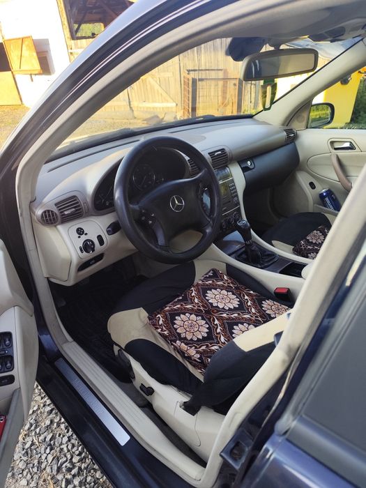 Cînd Mercedes c.class 2005 in stare buna preț în privat
