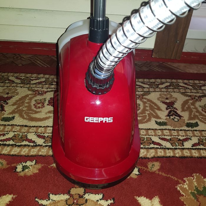 Продаю Отпариватель "GEEPAS" В Отличном Состоянии.