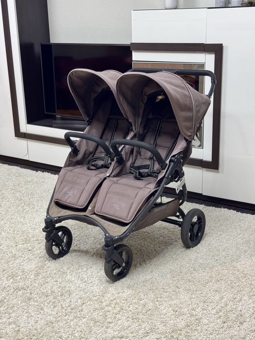 Коляска для двойняшек