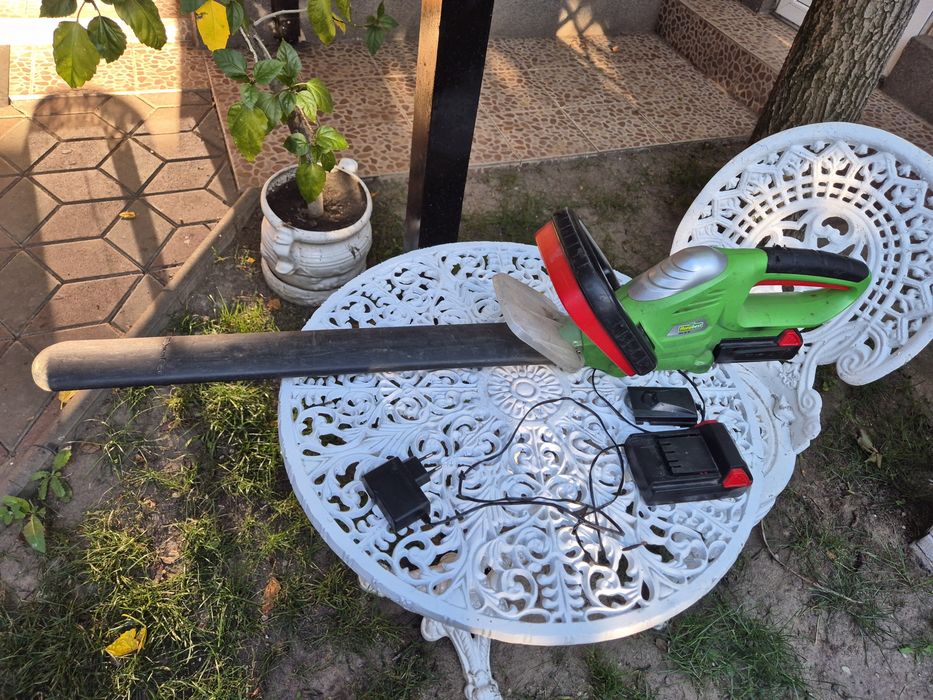 Vand trimer gard viu Flora Best 18V lion