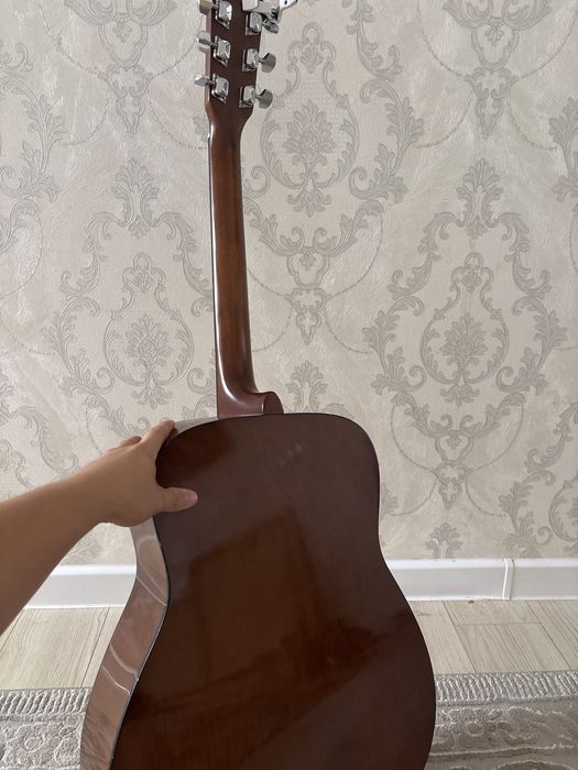 Продается гитара ямаха 310