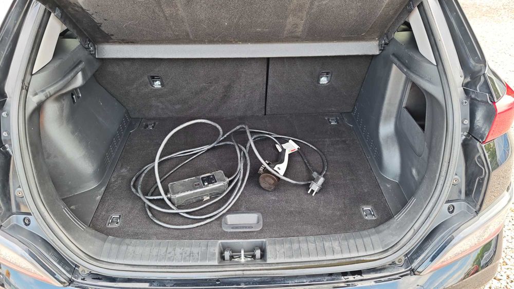 Hyundai Kona Electic 204ks 64KW Tecno