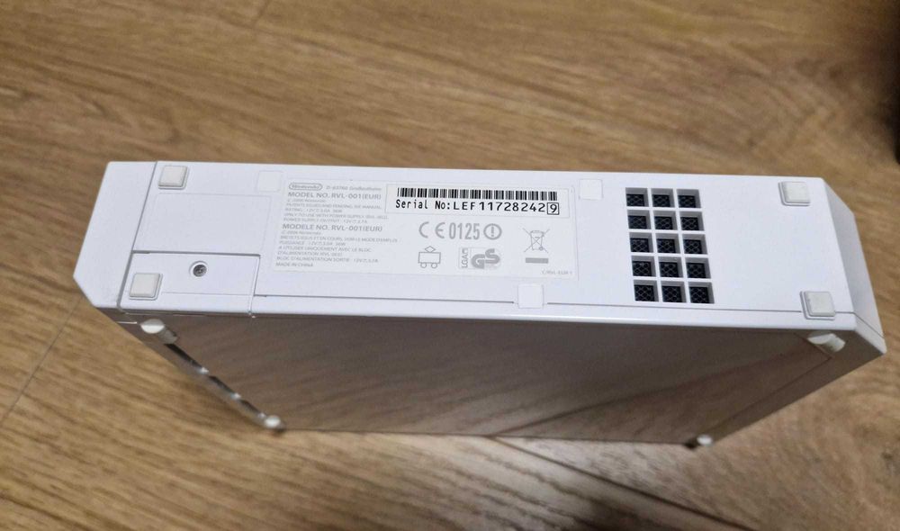 Consola Wii + 2 Jocuri Super Mario Galaxy 2 si Lego Star Wars