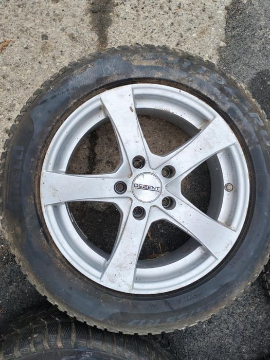 Vând genți cu tot cu cauciucuri de bmw