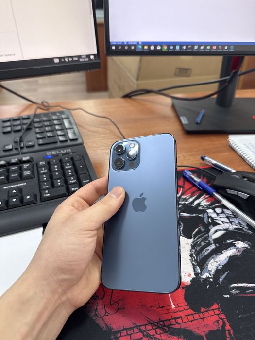 Продам айфон 12 про макс срочно