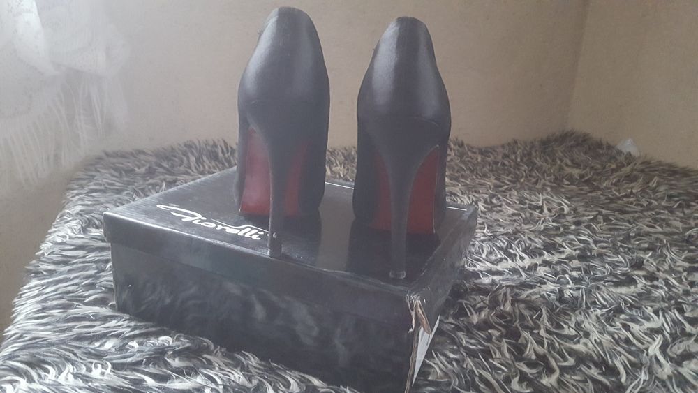 Високи обувки, номер 38