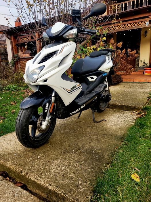 Vând scuter yamaha Aerox 50 cc an 2017