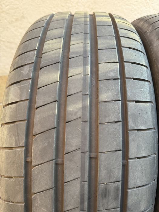 Автомобилни гуми 215 50 18 Goodyear