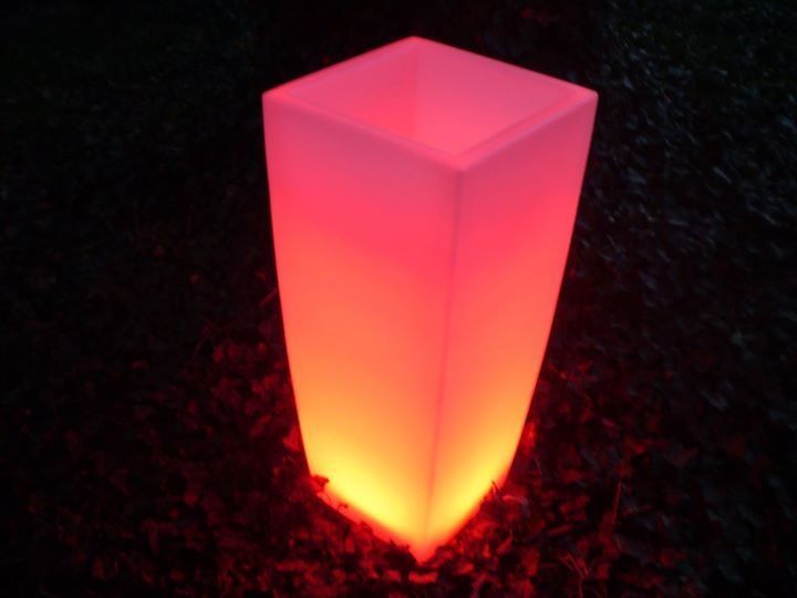 Светещи саксии Кашпи