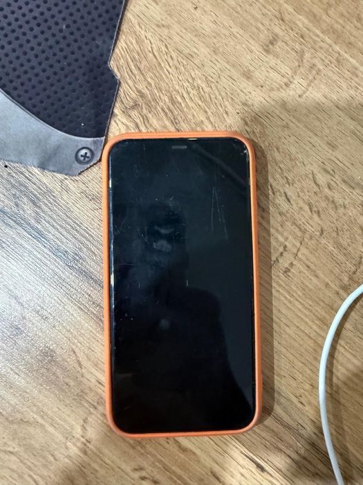 Iphone 11 в нормальном состоянии,перекупы мимо