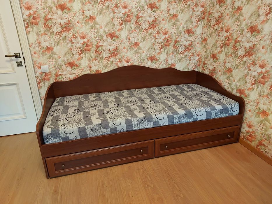 Кровать односпальная