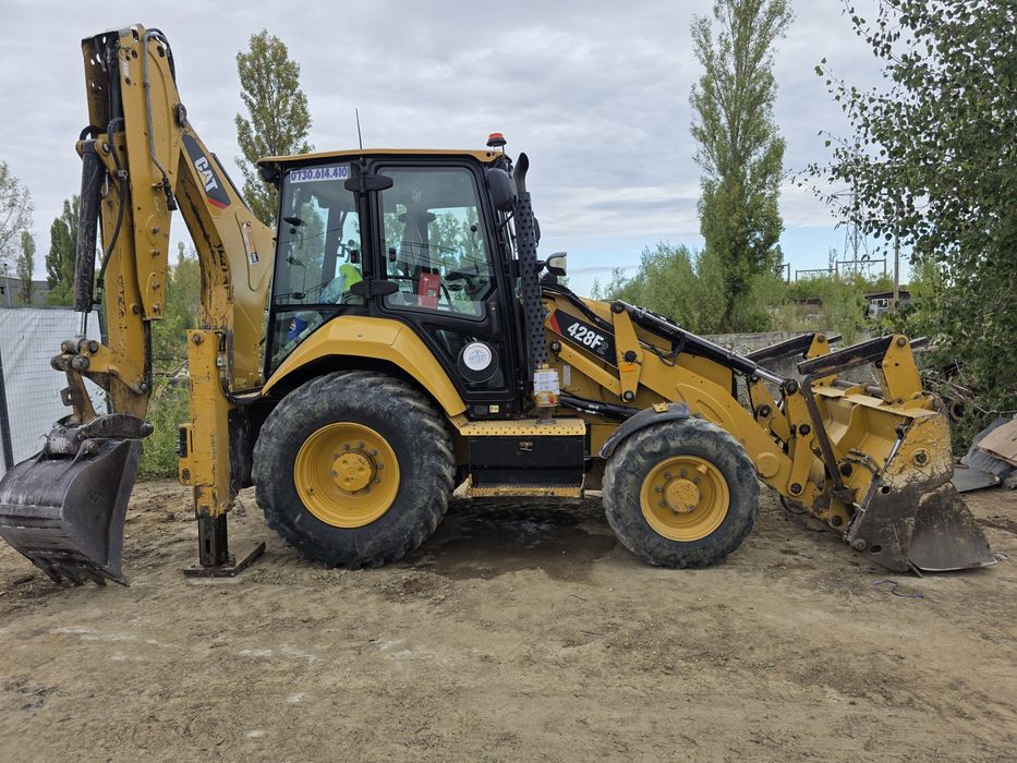 Inchiriez Buldoexcavator