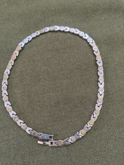 Колие магнитно,луксозно с позлата