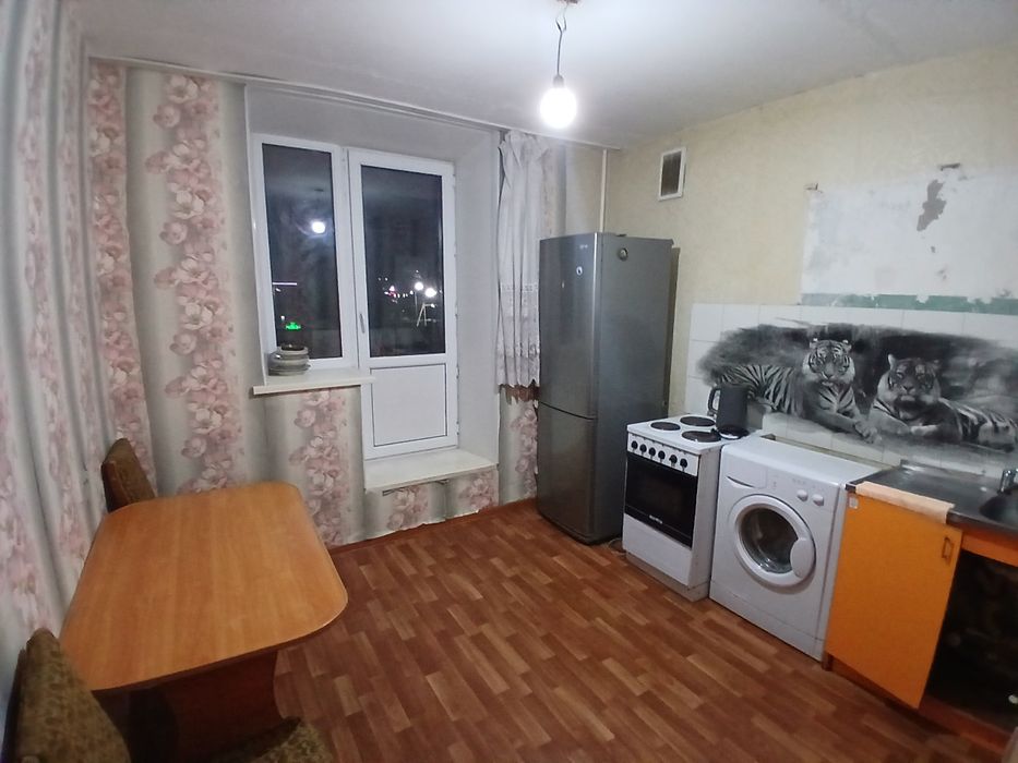 Продам квартиру лл
