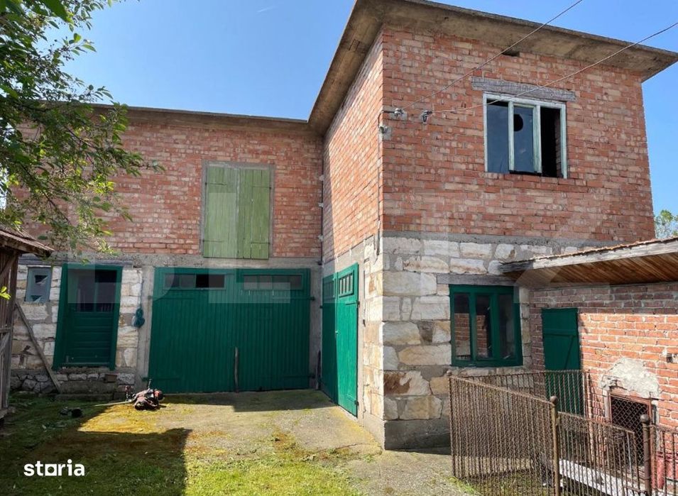 Casa cu 2 camere, 141 mp, 690 mp teren,  Petrestii de Mijloc