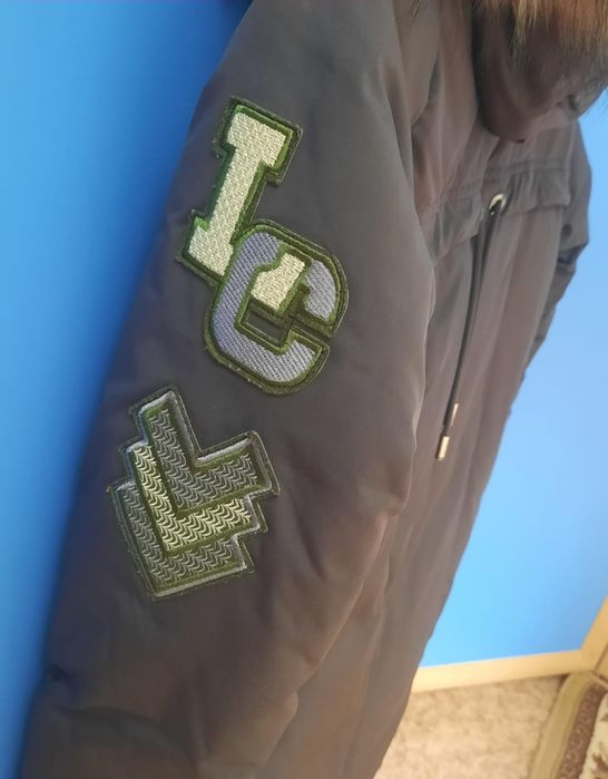 Куртка зимняя на девочку(12-15лет)