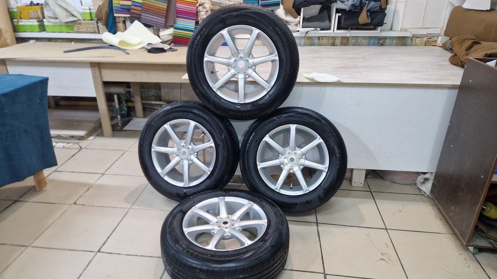 Продам диски 215×65×16.с шинами. 5×114,3