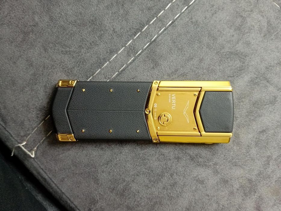 Кнопочный Vertu K8+Gold