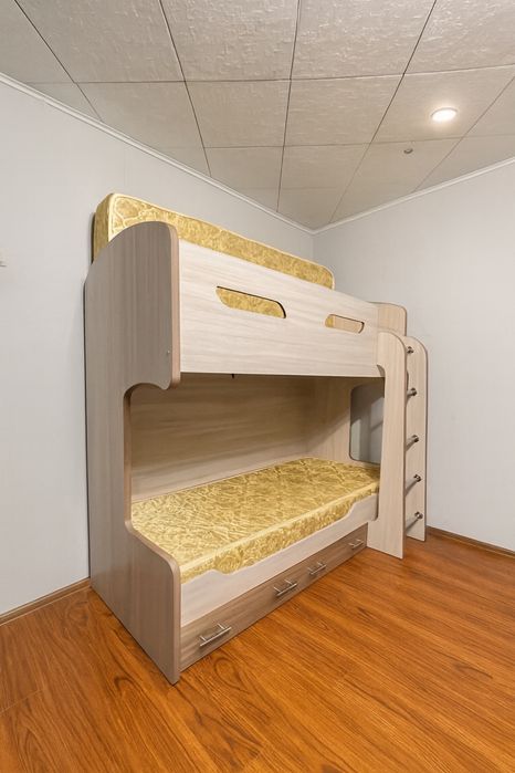 Продам двухъярусную кровать