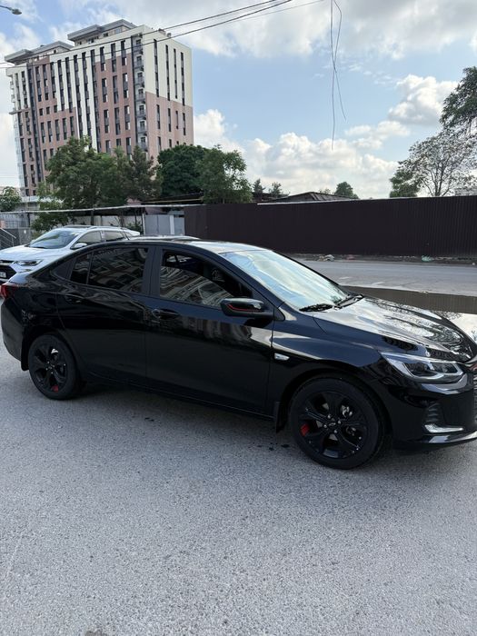 Chevrolet Onix redline 2024