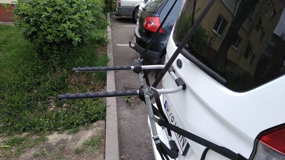 Suport, portbagaj pentru 3 biciclete cu prindere pe hayon