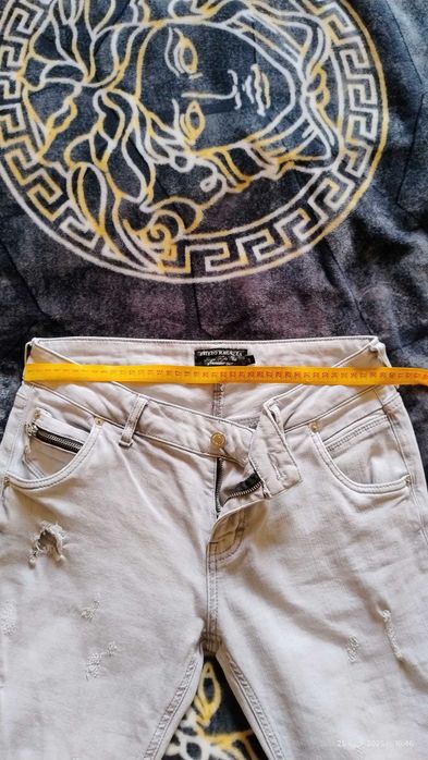 Продавам яки опушени дънки L размер