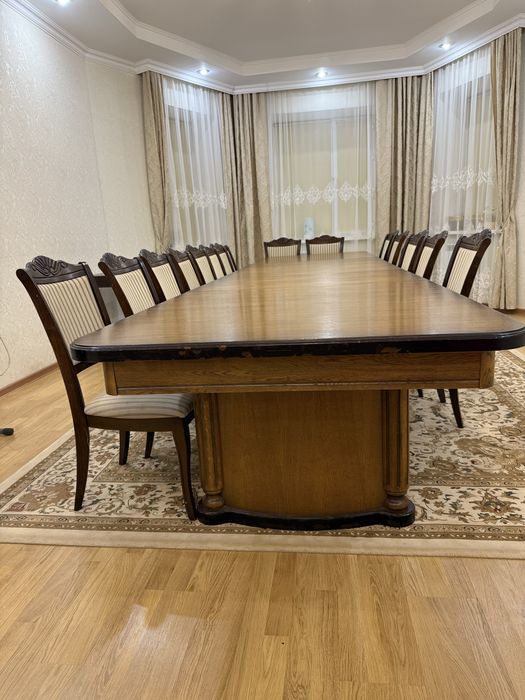 Гостевой стол и стулья