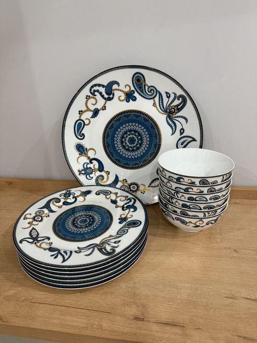 Продам набор тарелок