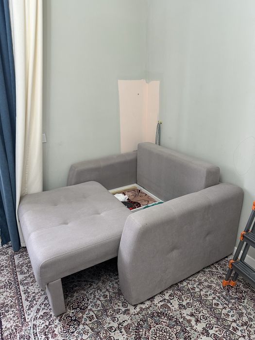 Мини диван с пуфиком