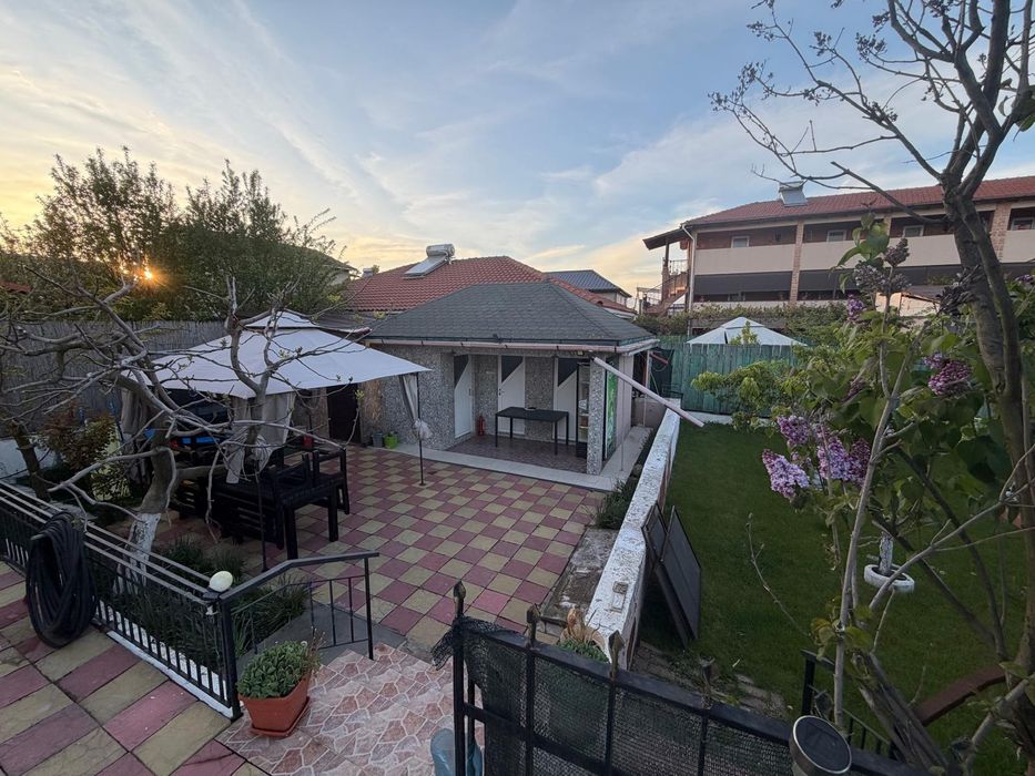 Vand casă/vila în 2Mai