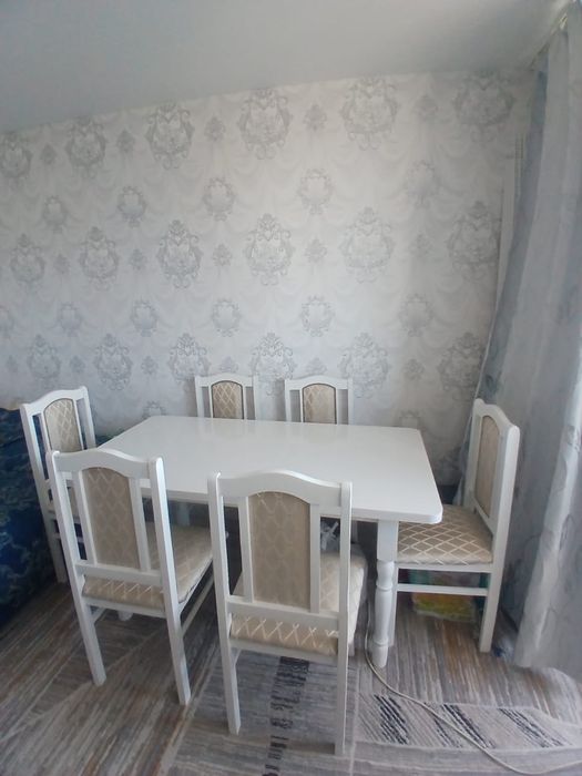 Продам стол с 6 стулями
