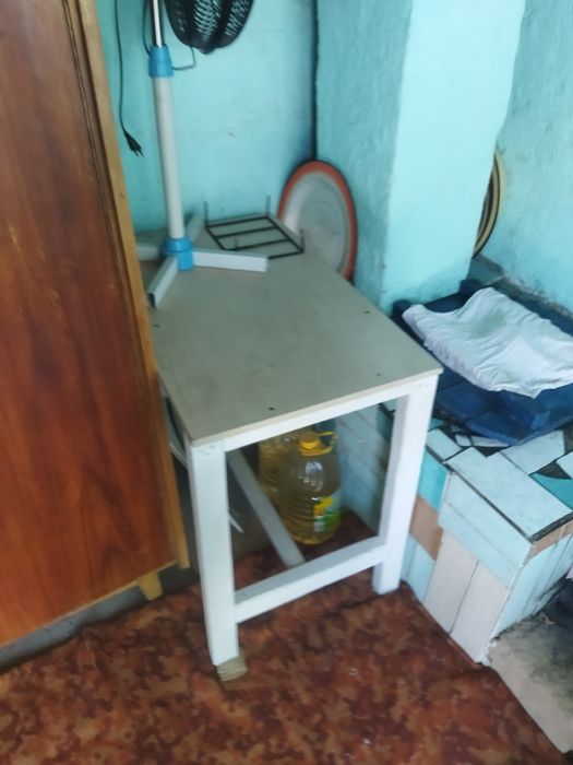 Продаются стол.  .