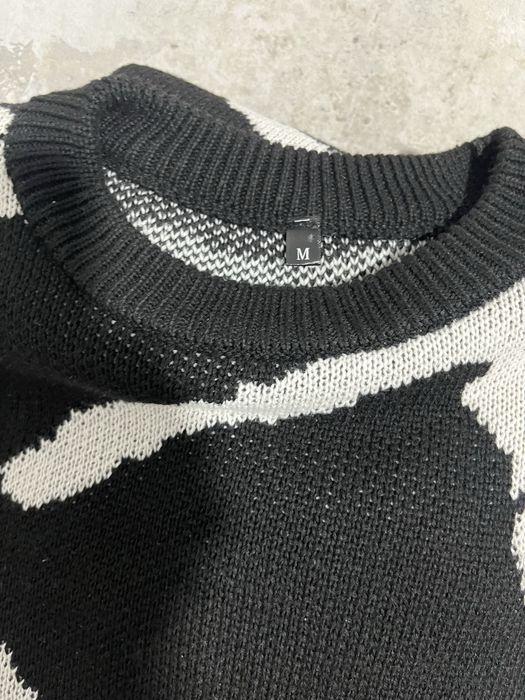 bluza alb negru .