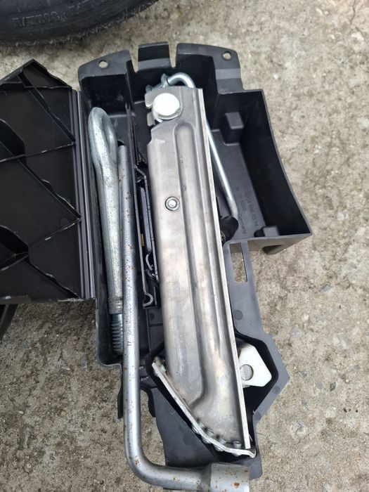 Резервна Гума Патерица Бандажка за Мерцедес Ц клас Mercedes C class