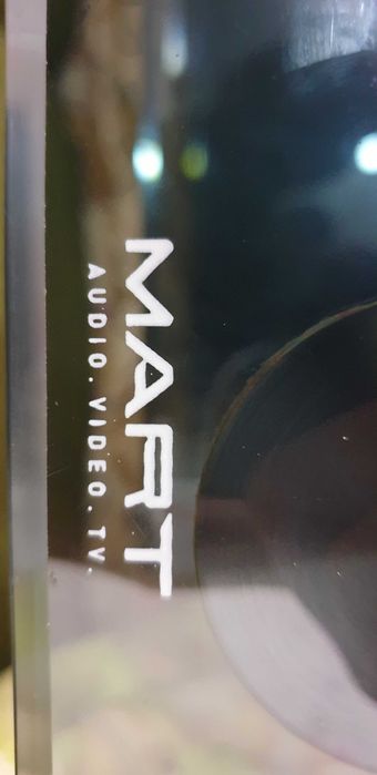 Продам стеклянный  столик под телевизор