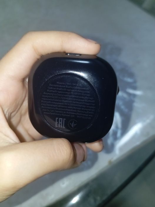 Наушники Samsung Buds Live