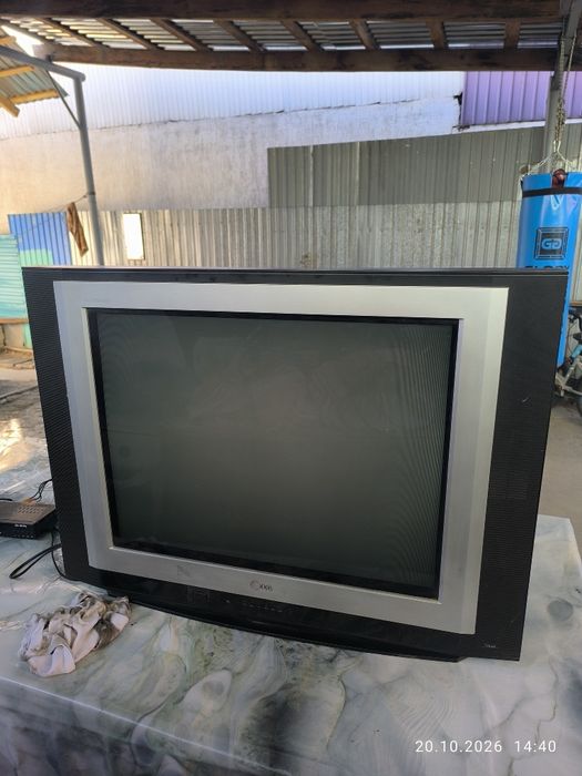 Большой рабочий телевизор LG 29FX5BL + новая приставка.