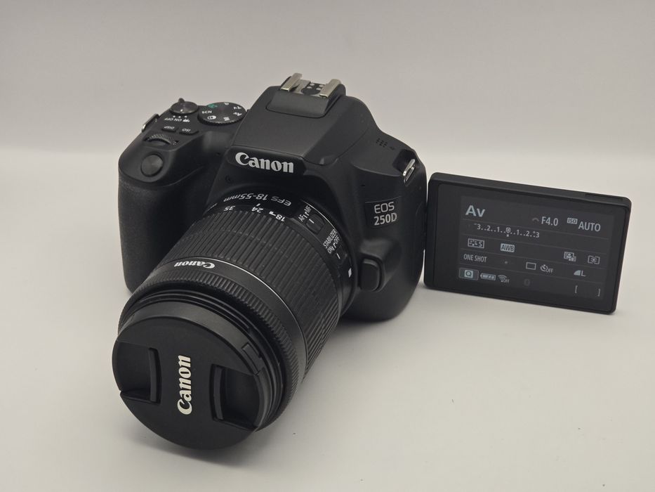 Canon EOS 250D + Obiectiv EF-S 18-55mm IS STM – Stare Impecabila