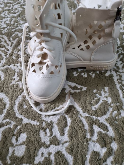 Ботинка для девочек летние