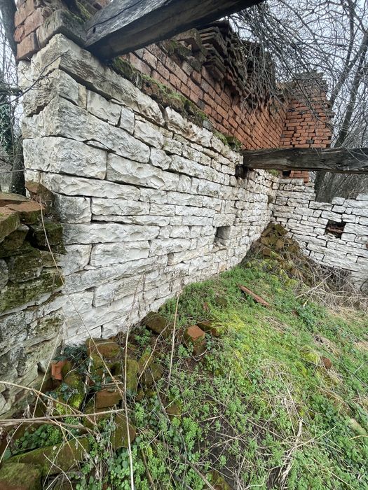 Продавам дялан камък 40-50м3