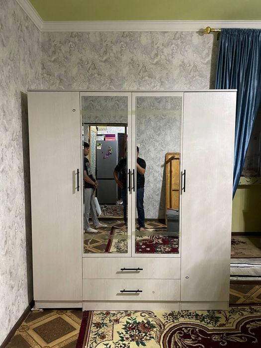 Shkaf sotiladi optom narxlarda