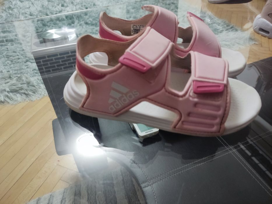 Децки маратонки и сандали