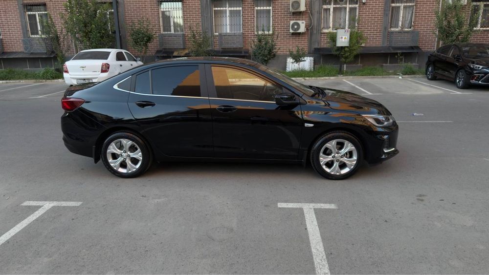 Chevrolet onix premiere 2 turbo at