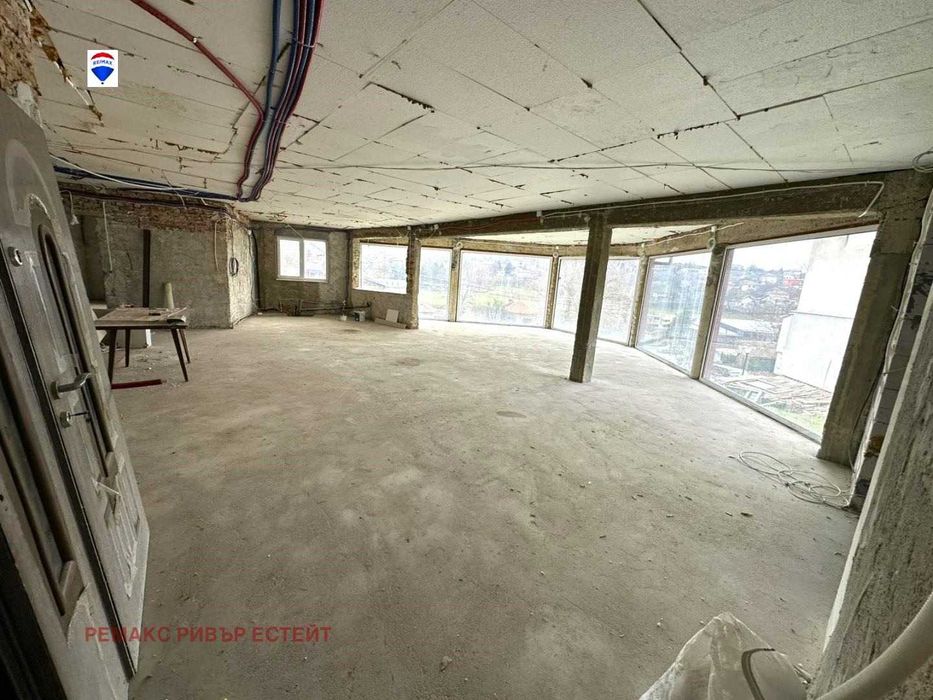 Къща на два етажа в с. Николово